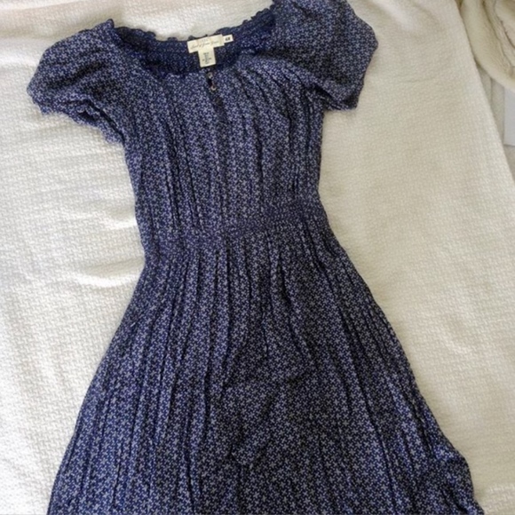 H&M Dresses & Skirts - Peasant dress